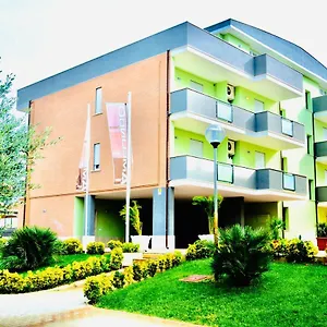 3* Aparthotel Isa Airport