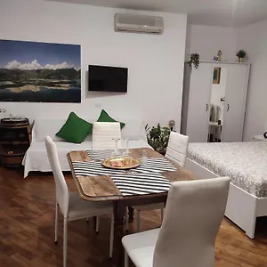 3* Гостевой дом Leonardo Rome Holidays