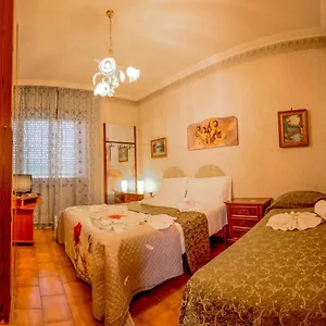 3* Гостевой дом Hillary House